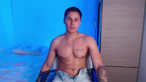 Snapshot of valentinosex_1 chatting on 8, 10, 2025 VALENTINO online show from 8, 10, 2025