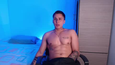 Snapshot of valentinosex_1 chatting on 14, 10, 2025 VALENTINO online show from 14, 10, 2025