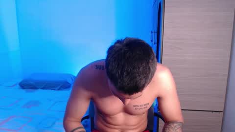 Snapshot of valentinosex_1 chatting on 16, 10, 2025 VALENTINO online show from 16, 10, 2025