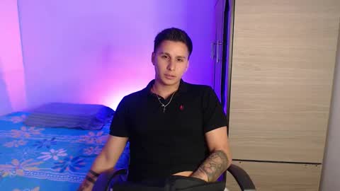 Snapshot of valentinosex_1 chatting on 6, 11, 2025 VALENTINO online show from 6, 11, 2025