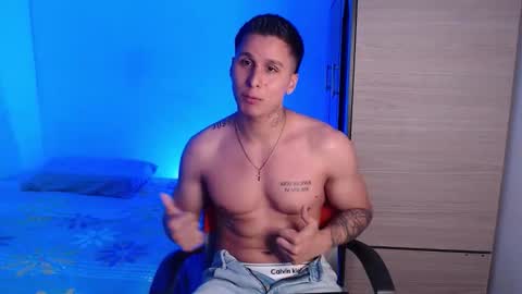 Snapshot of valentinosex_1 chatting on 11, 11, 2025 VALENTINO online show from 11, 11, 2025
