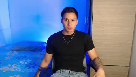 Snapshot of valentinosex_1 chatting on 13, 11, 2025 VALENTINO online show from 13, 11, 2025