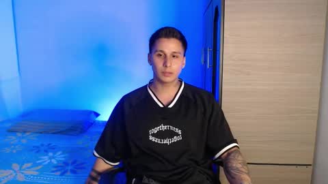 Snapshot of valentinosex_1 chatting on 14, 11, 2025 VALENTINO online show from 14, 11, 2025