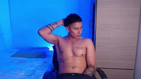 Snapshot of valentinosex_1 chatting on 20, 11, 2025 VALENTINO online show from 20, 11, 2025