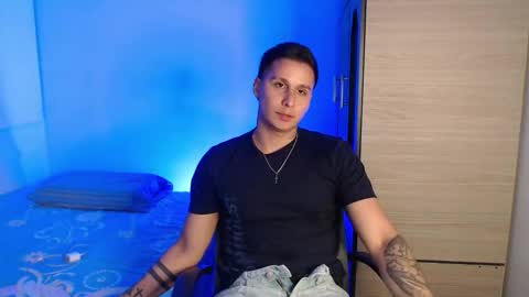 Snapshot of valentinosex_1 chatting on 2, 12, 2025 VALENTINO online show from 2, 12, 2025