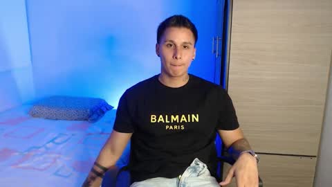 Snapshot of valentinosex_1 chatting on 18, 12, 2025 VALENTINO online show from 18, 12, 2025