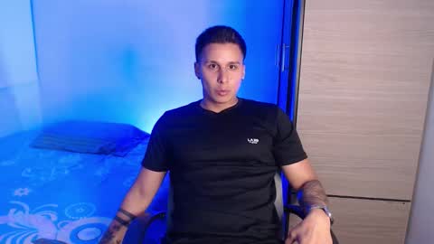 Snapshot of valentinosex_1 chatting on 6, 1, 2026 VALENTINO online show from 6, 1, 2026