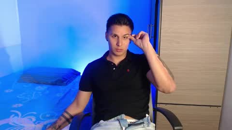 Snapshot of valentinosex_1 chatting on 17, 1, 2026 VALENTINO online show from 17, 1, 2026