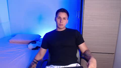 Snapshot of valentinosex_1 chatting on 10, 2, 2026 VALENTINO online show from 10, 2, 2026