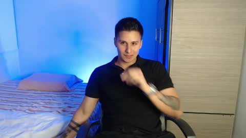 Snapshot of valentinosex_1 chatting on 23, 2, 2026 VALENTINO online show from 23, 2, 2026