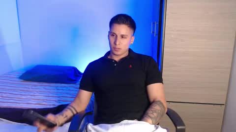 Snapshot of valentinosex_1 chatting on 3, 3, 2026 VALENTINO online show from 3, 3, 2026