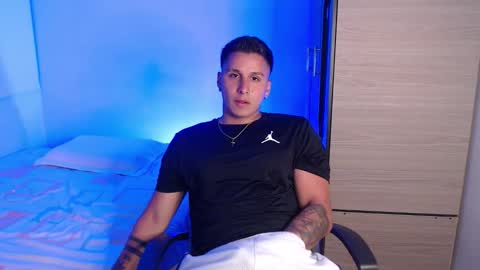 Snapshot of valentinosex_1 chatting on 16, 3, 2026 VALENTINO online show from 16, 3, 2026