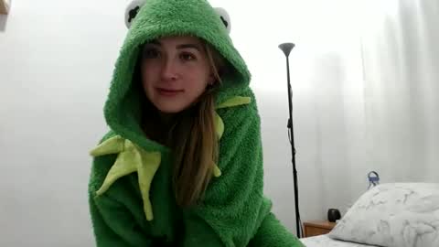 Snapshot of valeria__rosse chatting on 12, 11, 2025 online show from 12, 11, 2025