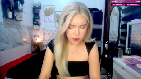 Snapshot of valeria_nikia chatting on 5, 10, 2025 VALERIA online show from 5, 10, 2025