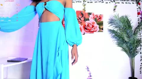 Snapshot of valeria_thompson1 chatting on 4, 3, 2025 Valeria online show from 4, 3, 2025