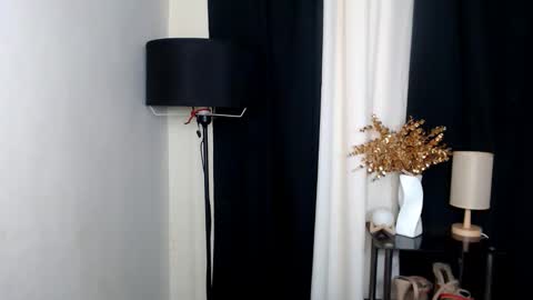 valeriacruise online show from 2, 4, 2026