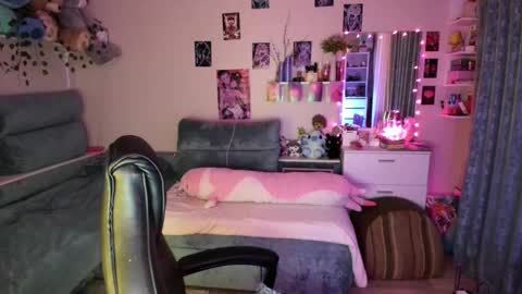 Snapshot of valerie_cutee chatting on 12, 10, 2025 Lera online show from 12, 10, 2025