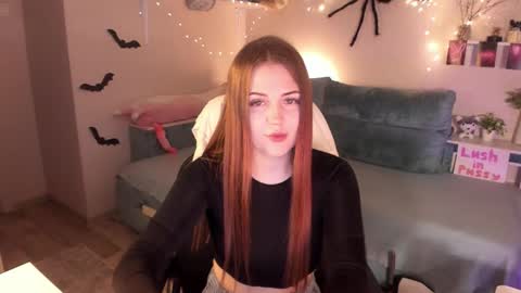 Snapshot of valerie_cutee chatting on 29, 10, 2025 Lera online show from 29, 10, 2025