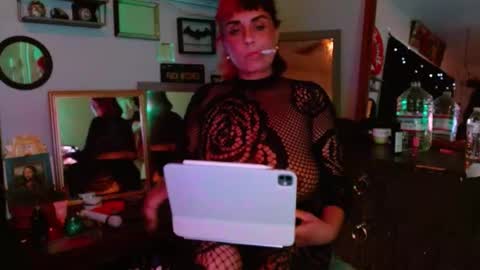 Valerie Virago online show from 3, 11, 2025