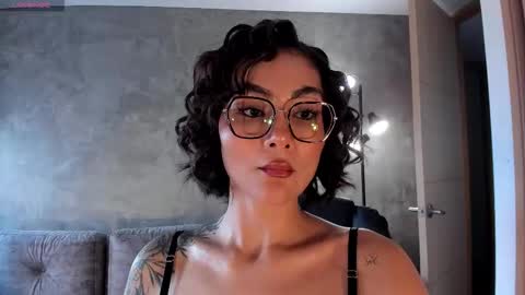 Snapshot of valerieaustin chatting on 26, 11, 2025 call me Val online show from 26, 11, 2025