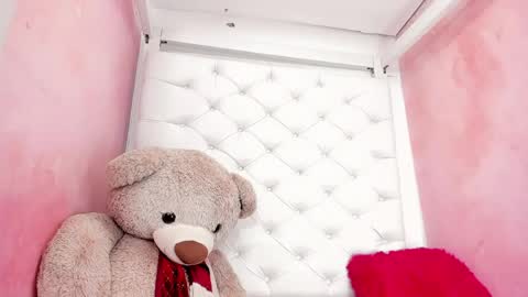 valerie online show from 25, 4, 2026