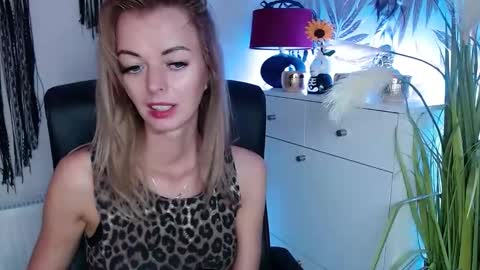 Snapshot of valerieluvsugar chatting on 3, 12, 2024 Valerie online show from 3, 12, 2024