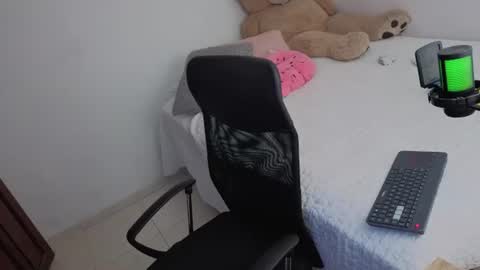 valerihouse_ online show from 7, 7, 2026