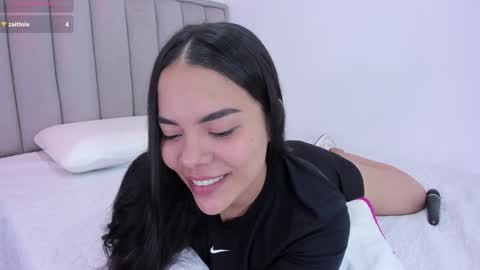 Snapshot of valery__nova chatting on 25, 1, 2025 Cris online show from 25, 1, 2025