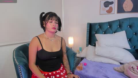 Snapshot of valery_jame chatting on 17, 12, 2025 Valery online show from 17, 12, 2025