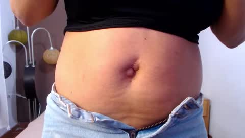 Snapshot of valesantodomingo chatting on 14, 11, 2025 Sofia online show from 14, 11, 2025