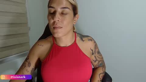 Snapshot of valkyriarose chatting on 18, 9, 2025 Isis online show from 18, 9, 2025