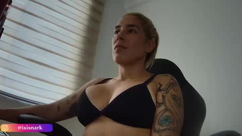 Snapshot of valkyriarose chatting on 26, 10, 2025 Isis online show from 26, 10, 2025