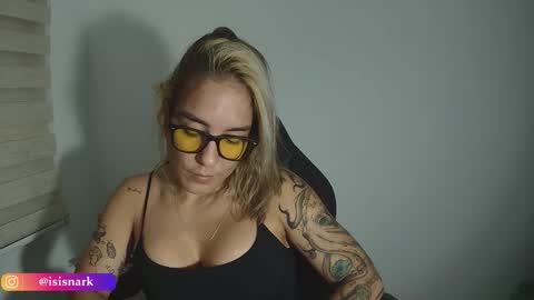 Snapshot of valkyriarose chatting on 23, 11, 2025 Isis online show from 23, 11, 2025