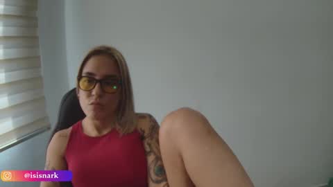 Snapshot of valkyriarose chatting on 26, 11, 2025 Isis online show from 26, 11, 2025