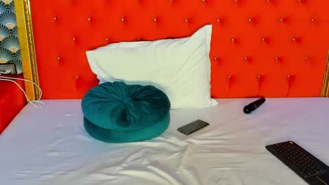 Valerie Val V online show from 2, 3, 2025