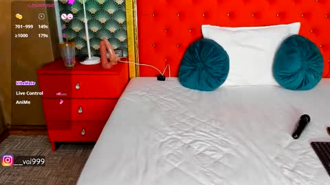 Valerie Val V online show from 15, 9, 2025