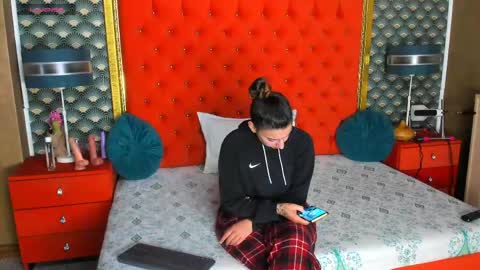 Valerie Val V online show from 28, 5, 2026