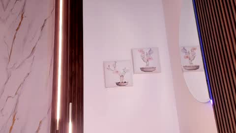 Vallolet Peach  online show from 22, 4, 2026