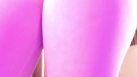 Vallolet Peach  online show from 28, 4, 2026