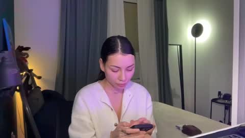 Little Devil online show from 6, 2, 2025