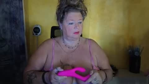 vampwoman online show from 26, 7, 2026