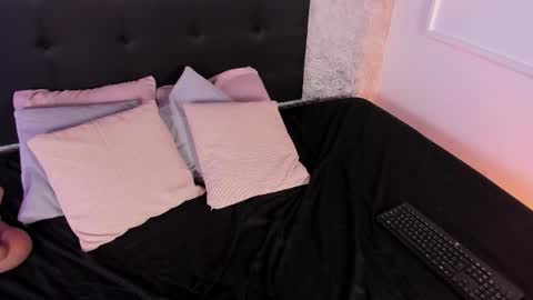 Van  online show from 19, 2, 2026