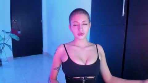 Snapshot of vandalovee chatting on 10, 6, 2026 Babi Alu online show from 10, 6, 2026