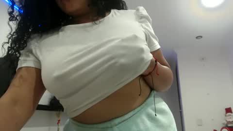 Snapshot of vanesam chatting on 14, 1, 2025 vanessa and samantha online show from 14, 1, 2025