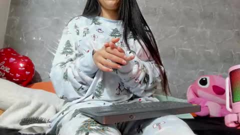 vanessaadol online show from 27, 2, 2025