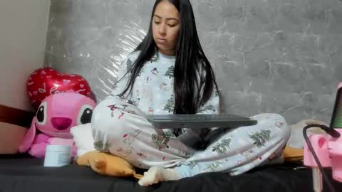 vanessaadol online show from 9, 3, 2025