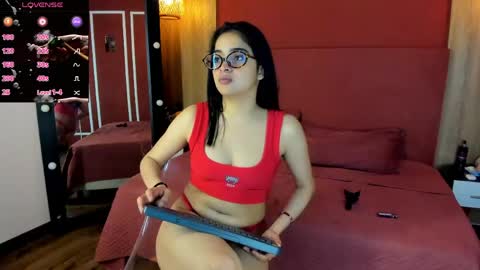 Snapshot of vanessadoofenshmirtz chatting on 3, 6, 2026 Mrs Doofenshmirtz online show from 3, 6, 2026