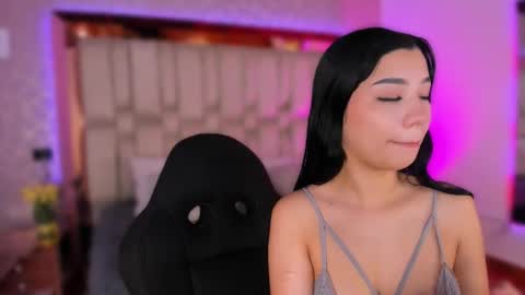 Snapshot of vanessaduval chatting on 12, 10, 2025 vanessaduval online show from 12, 10, 2025