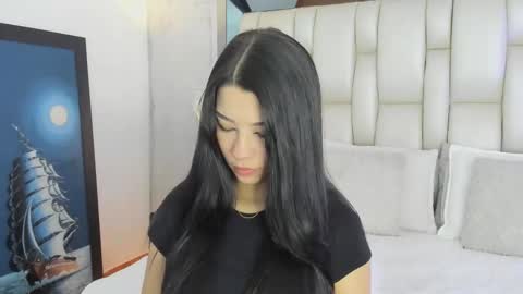 Snapshot of vanessaduval chatting on 15, 11, 2025 vanessaduval online show from 15, 11, 2025