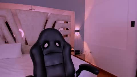 Snapshot of vanessaduval chatting on 14, 12, 2025 vanessaduval online show from 14, 12, 2025